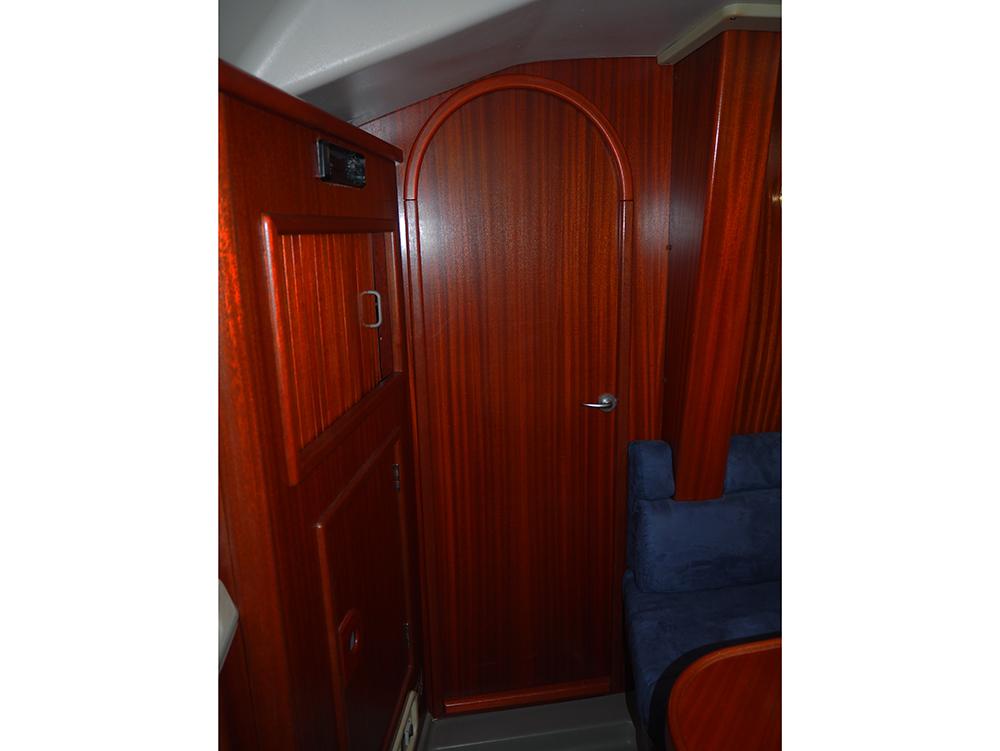 Cabin en avant, H&eacute;bergements